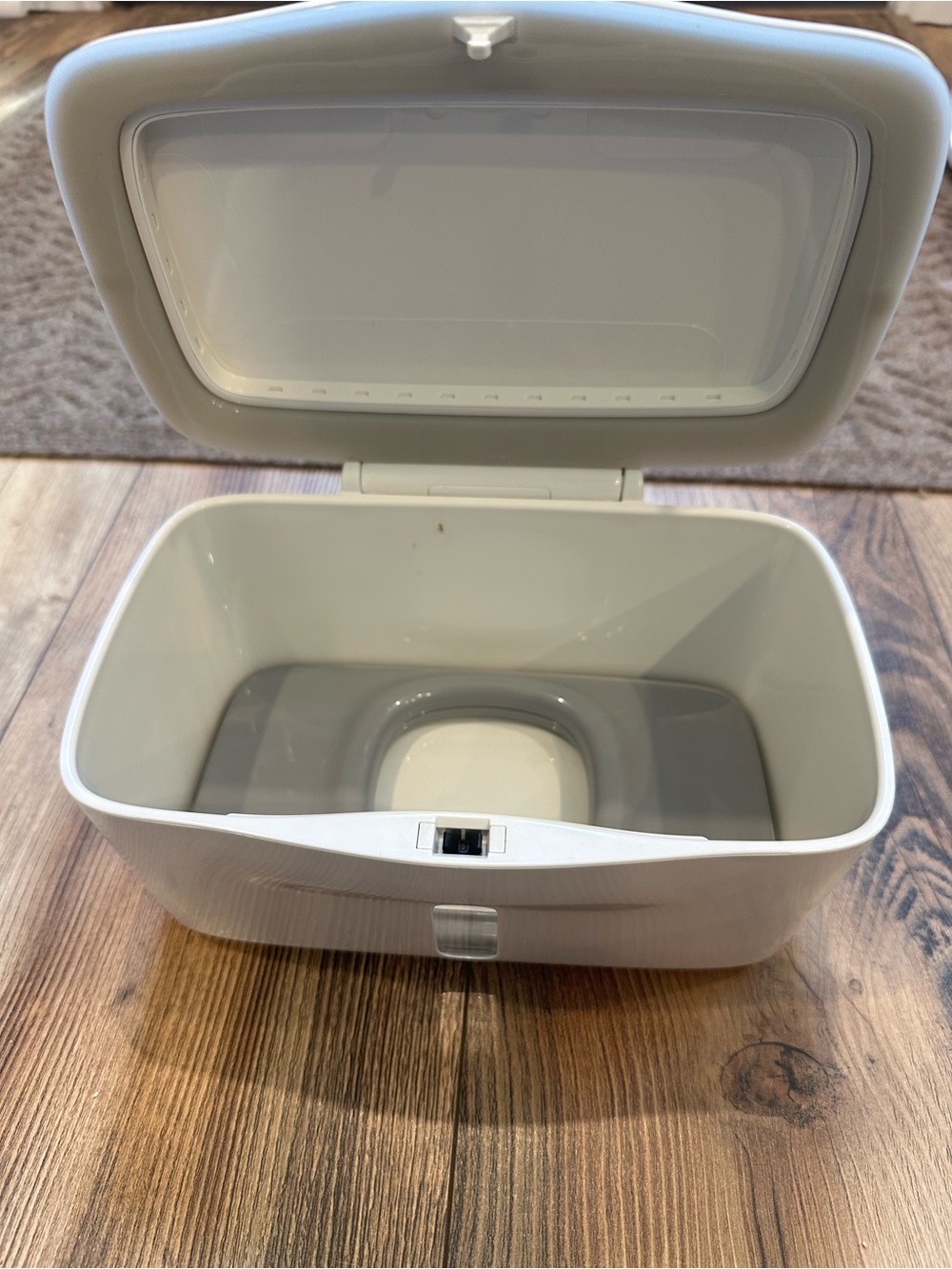 OXO Tot Perfect Pull Wipes Dispenser in color Gray